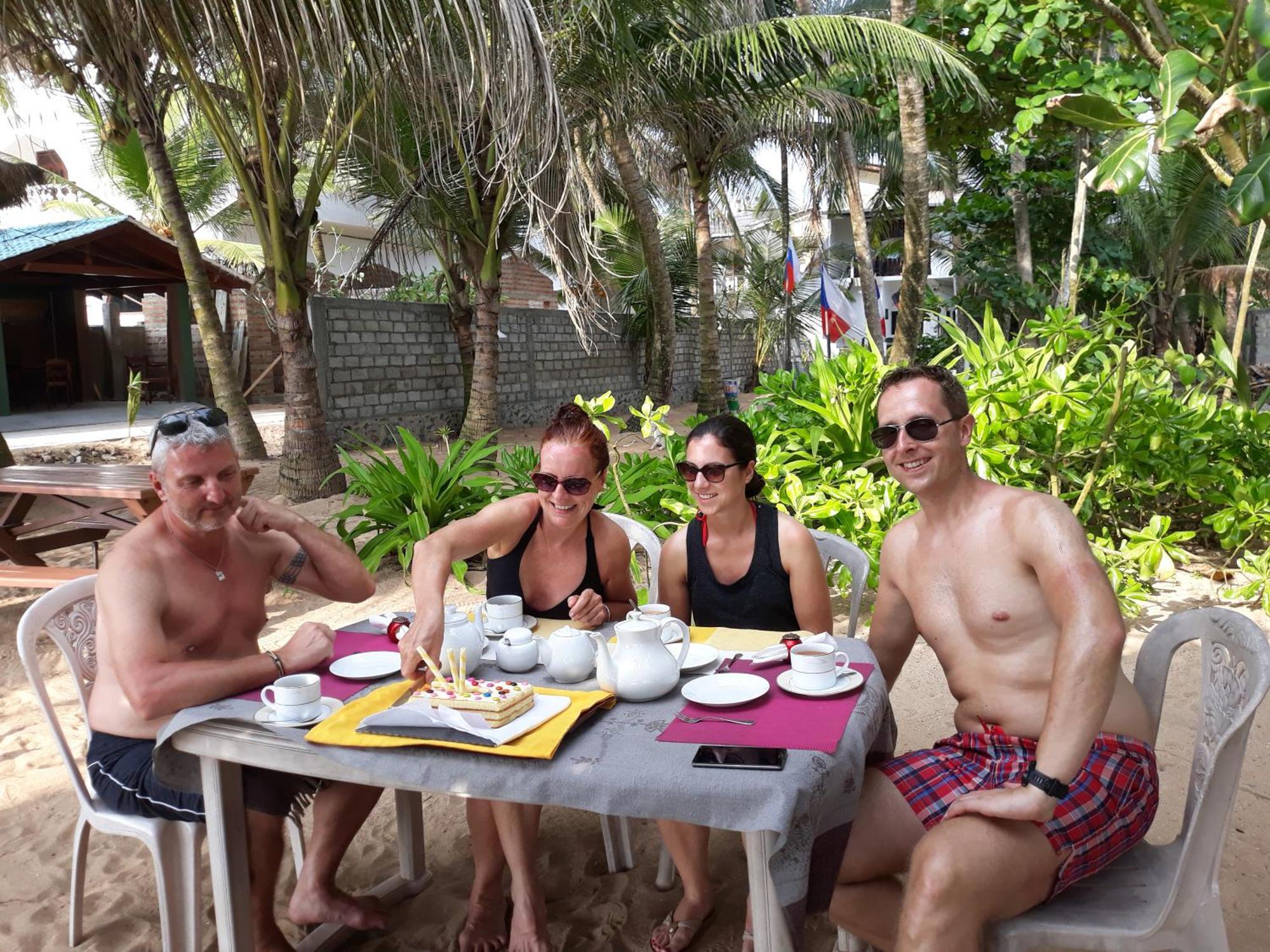 Arcade Beach Hotel Bentota Bagian luar foto