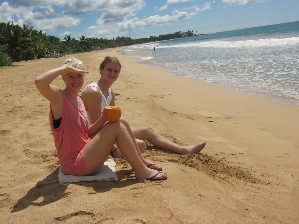 Arcade Beach Hotel Bentota Bagian luar foto