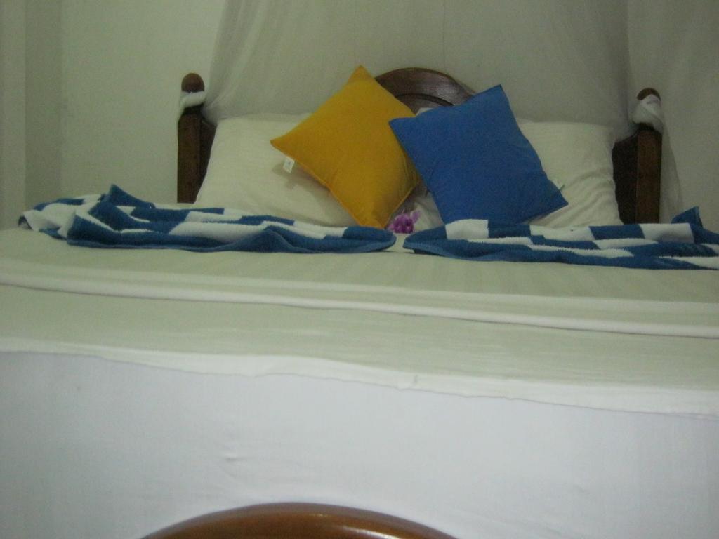 Arcade Beach Hotel Bentota Bagian luar foto