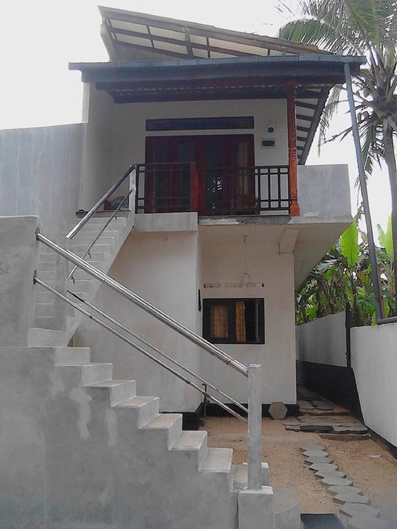 Arcade Beach Hotel Bentota Bagian luar foto