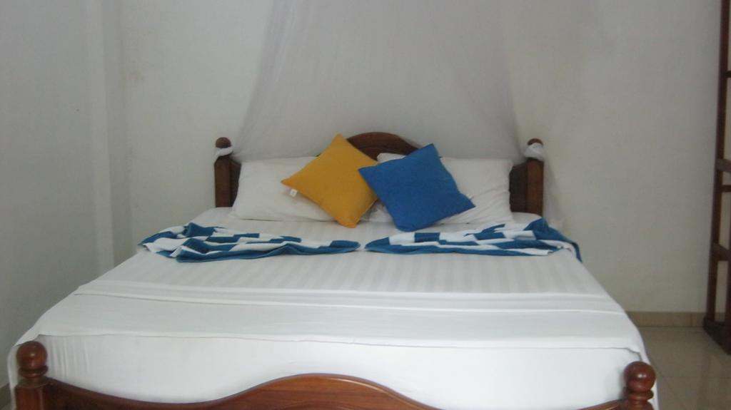 Arcade Beach Hotel Bentota Bagian luar foto