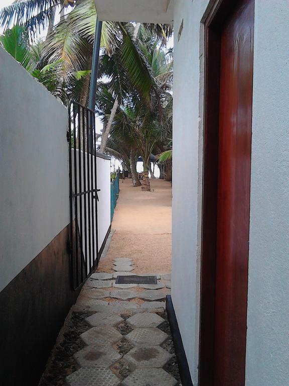 Arcade Beach Hotel Bentota Bagian luar foto