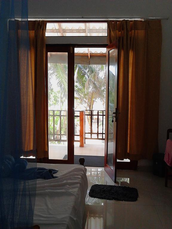 Arcade Beach Hotel Bentota Bagian luar foto
