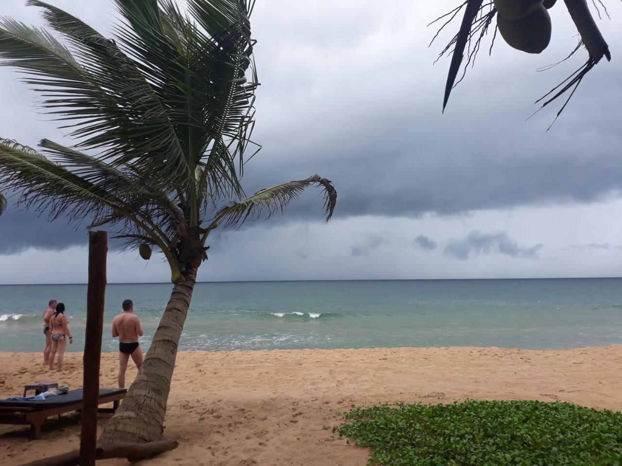Arcade Beach Hotel Bentota Bagian luar foto